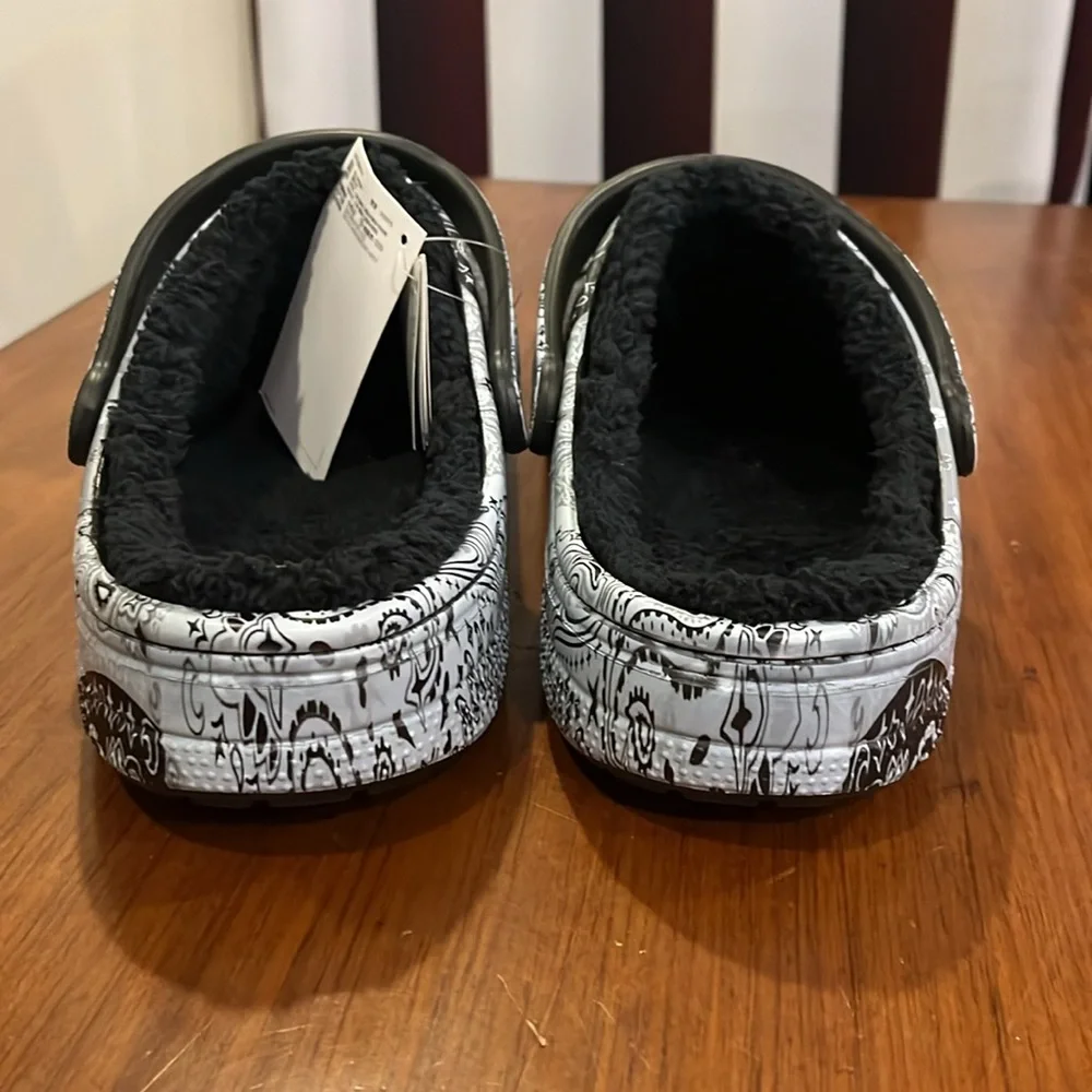 Crocs Baya Lined Printed Bandanna Clog Shoes Sandals new black grey Mens Size 13